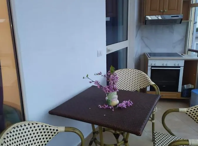 Apartment Reli *